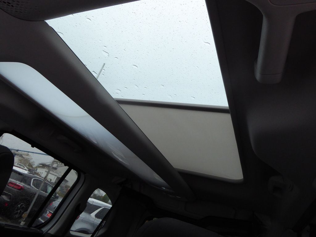 Bild des Angebotes Citroën Berlingo Shine Blue HDI 131+Panorama+AHK