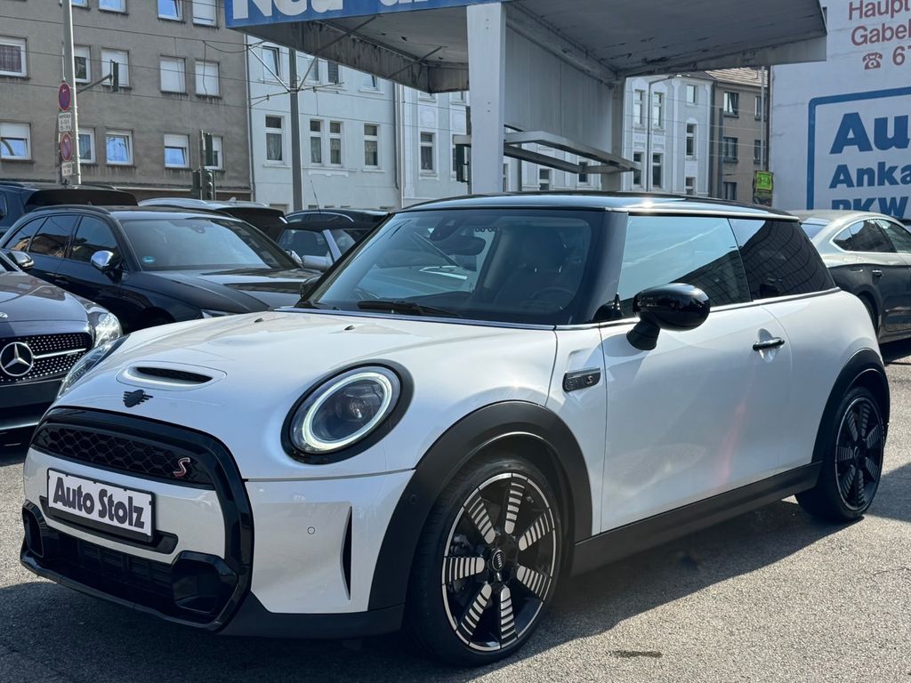 Bild des Angebotes MINI Cooper S Classic Trim AUTOMATIK,NAVIGATION,2025