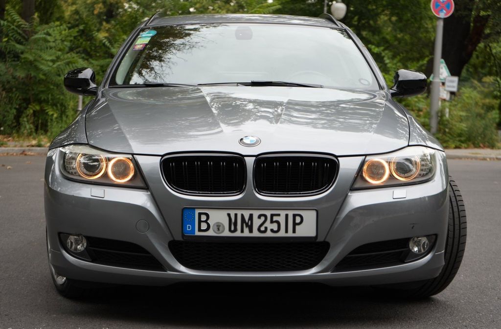 Bild des Angebotes BMW 320 LCI Touring Manual - Shadowline - Xenón