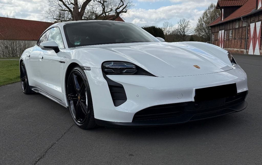 Bild des Angebotes Porsche Taycan GTS Pan Luft HuD Kera Chrono Approved neu