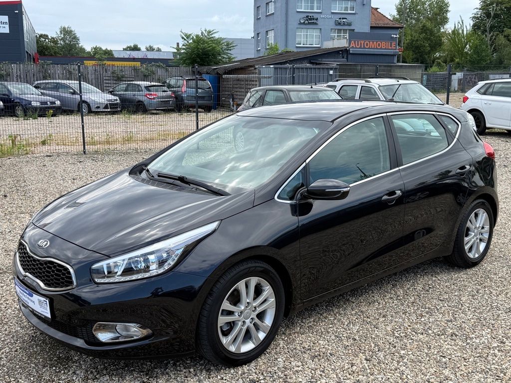 Bild des Angebotes Kia cee'd 1.6 Temp./PDC/SHZ/Tel-BT/SR+WR/TÜV neu