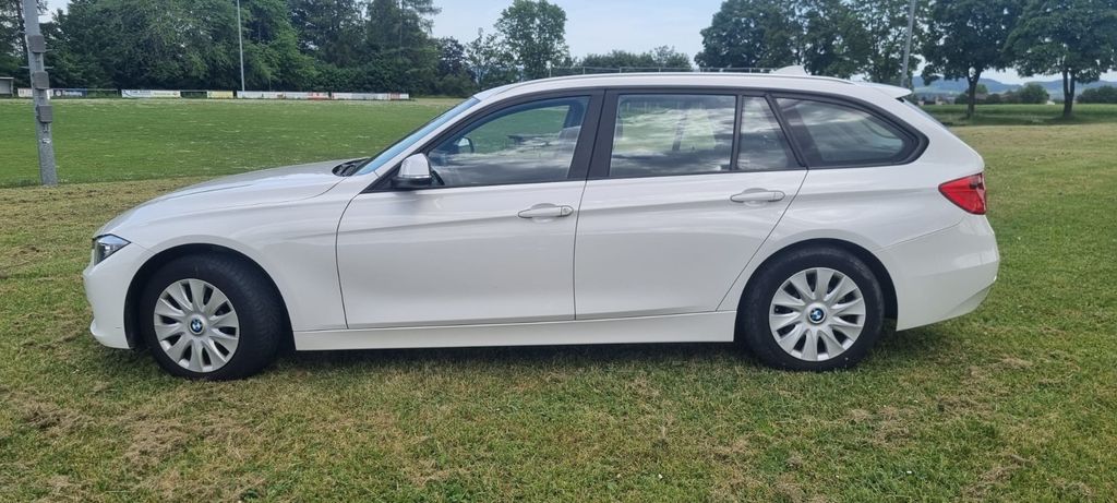 Bild des Angebotes BMW 318d Touring - TÜV neu - Head-Up Display