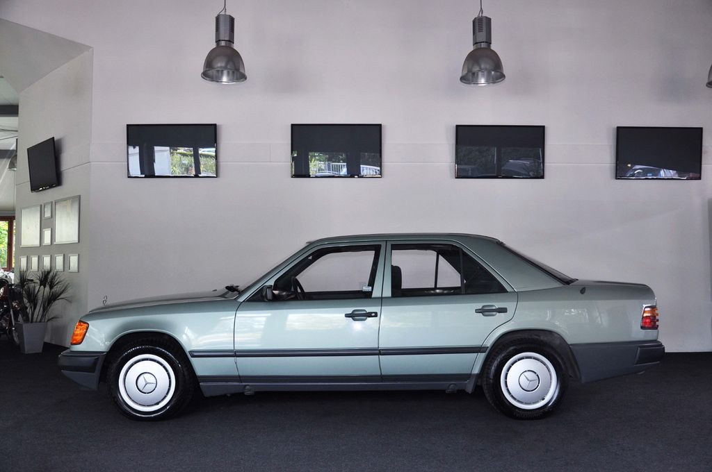 Bild des Angebotes Mercedes-Benz 250 Diesel (W124) ! Erst 058.803 km ! Oldtimer !