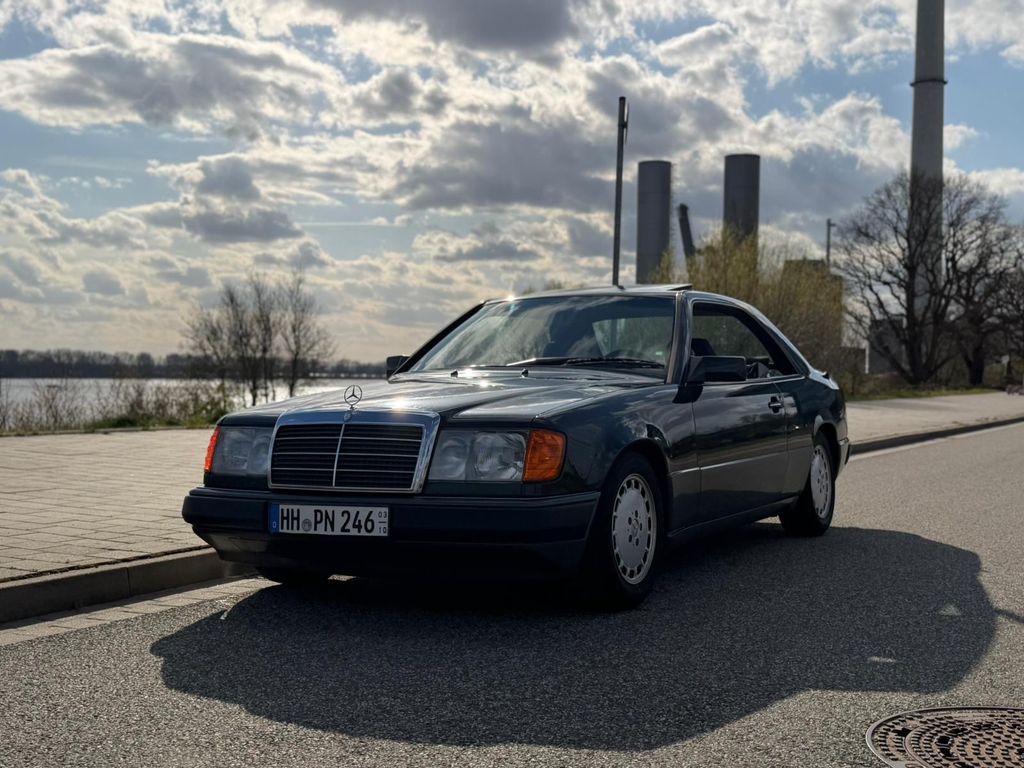 Bild des Angebotes Mercedes-Benz W124 230CE kein Rost.Aut.Schiebedach.TÜV neu.