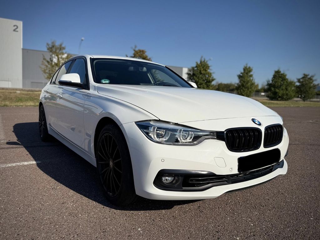 Bild des Angebotes BMW 320i Limousine