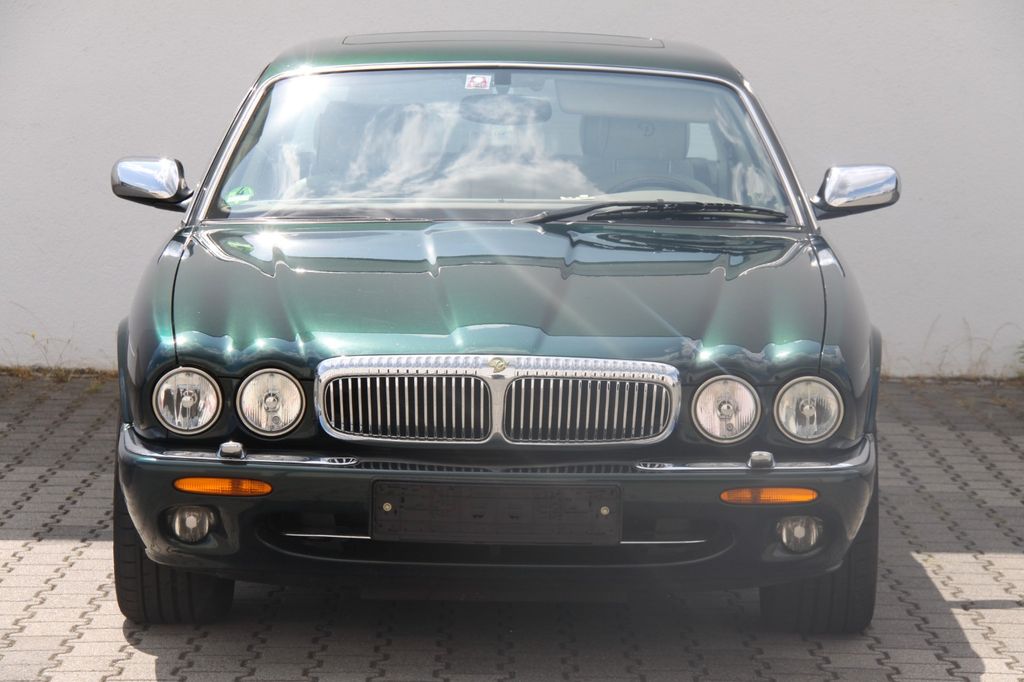Bild des Angebotes Jaguar Daimler Super V8 Langversion 3 Jahre Garantie