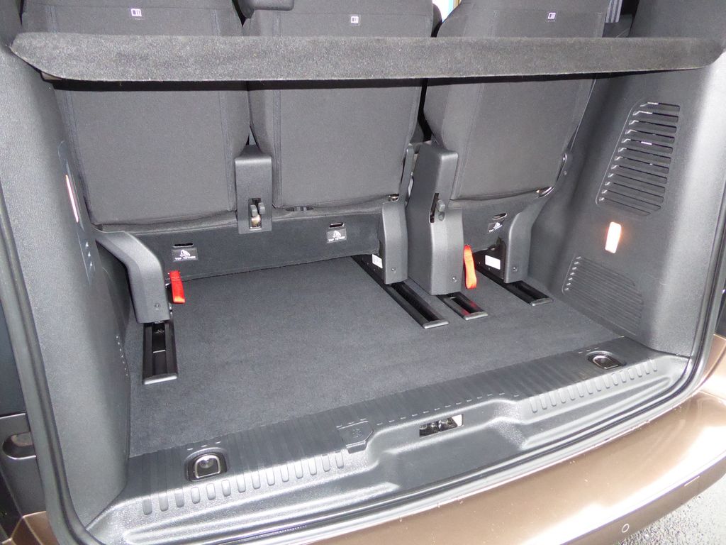 Bild des Angebotes Citroën SpaceTourer blueHDI 180 EAT 8 Gang Autom.