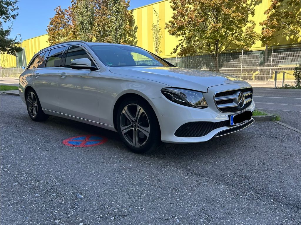 Bild des Angebotes Mercedes-Benz E 250 T Autom. AMG Line