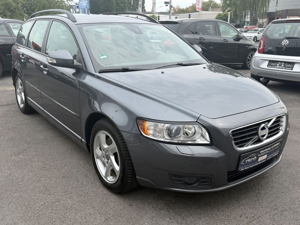 Bild des Angebotes Volvo V50 Kombi D3 Business Edition