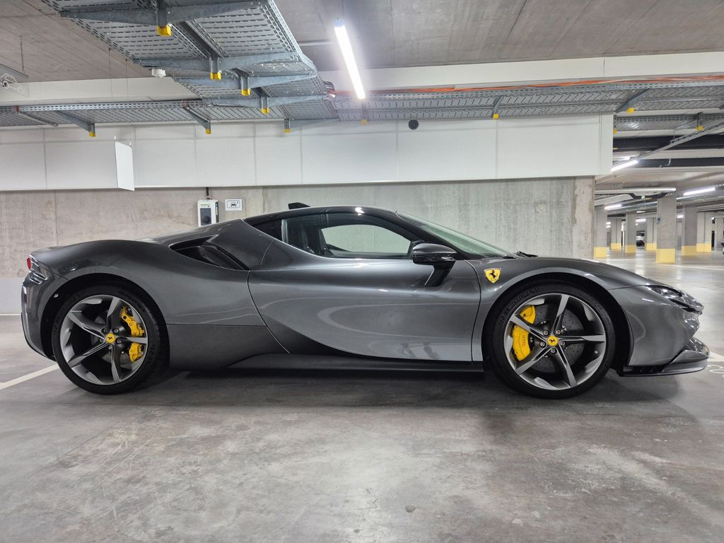 Bild des Angebotes Ferrari SF90 Stradale*700 KM*1.HAND*CARBON*RACING SEATS