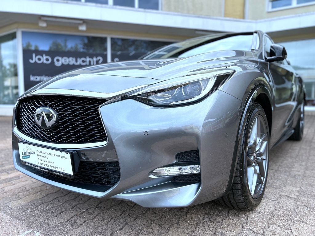 Infiniti Q30 1.6 Premium Aut. Navi LED Leder Pano. Kamera