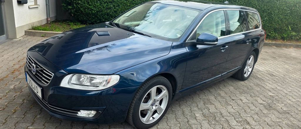 Bild des Angebotes Volvo V70 D4 Momentum AHK TÜV NEU