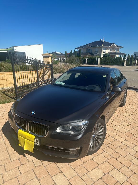 Bild des Angebotes BMW 740d xDrive -