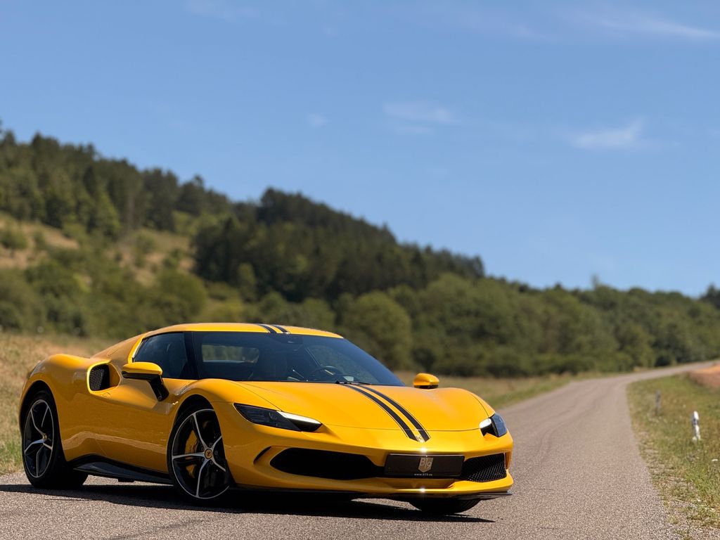Bild des Angebotes Ferrari 296 GTB/LIFT/Carbon/Racingseat/Deutsch/JBL/Cam