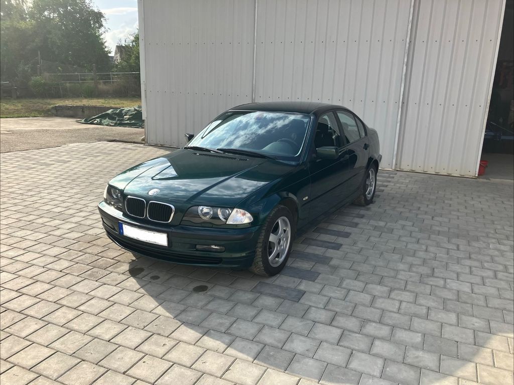 BMW 318i -