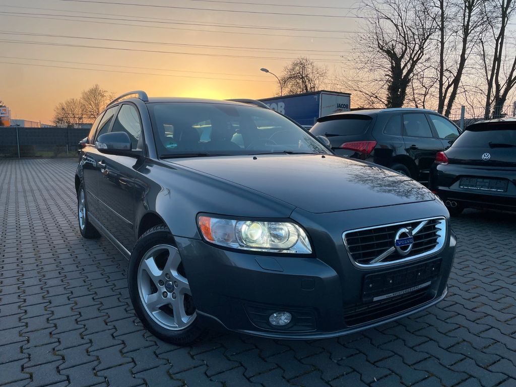 Bild des Angebotes Volvo V50 Kombi D3 Aut. Business Pro Edition 1.Hand