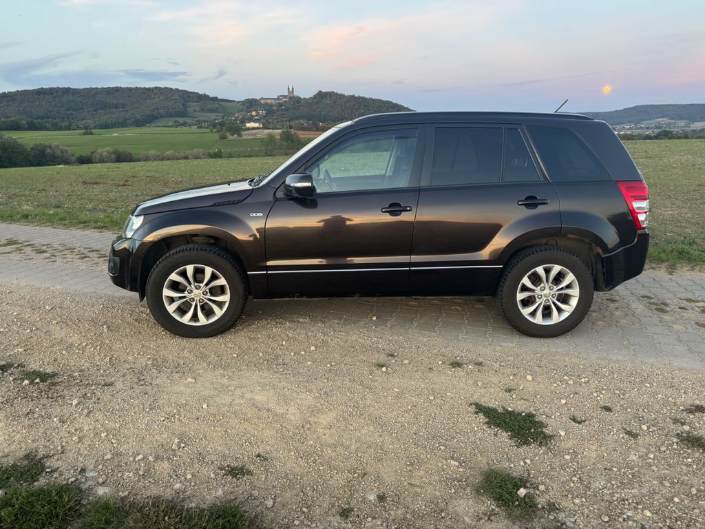 Suzuki Grand Vitara ALLRAD AHK Xenon SHZ Scheckheft