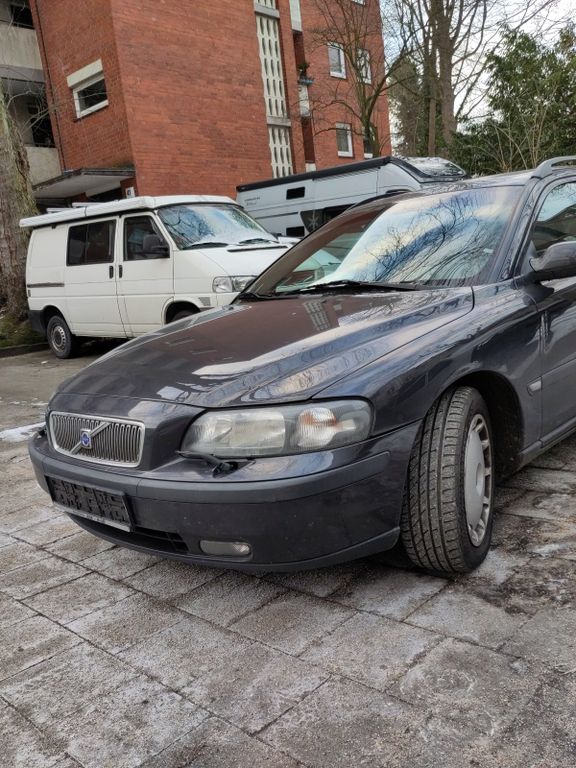 Volvo V70 2.4