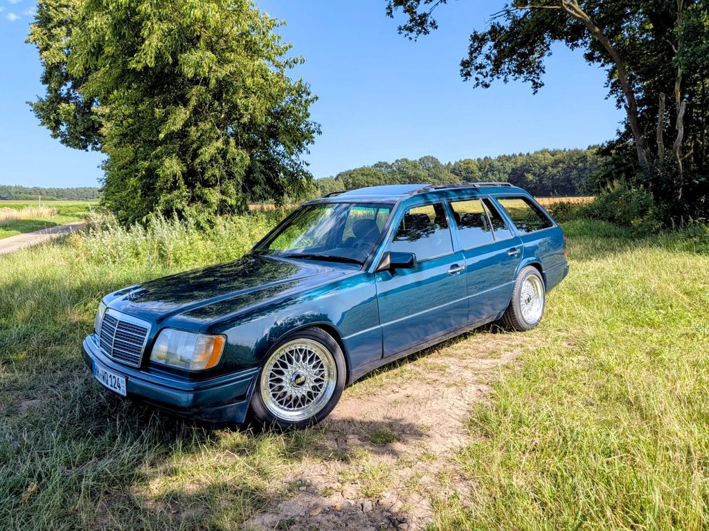 Bild des Angebotes Mercedes-Benz E 250 D S124 Kombi TÜV Neu