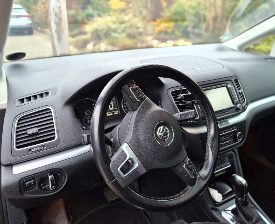 Bild des Angebotes Volkswagen Sharan 2.0 TDI DSG Highline gepflegt
