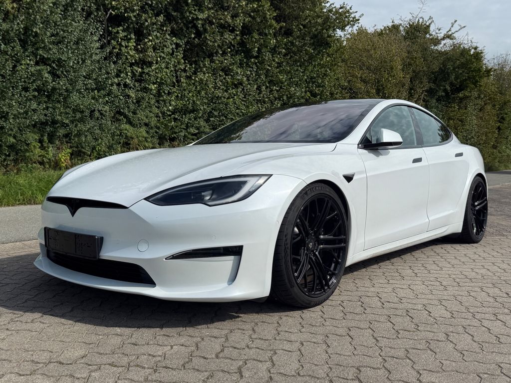 Tesla Model S Plaid V-Max 328 km/h
