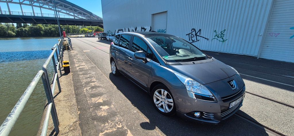 Bild des Angebotes Peugeot 5008 2.0 Family HDi FAP 150 Family