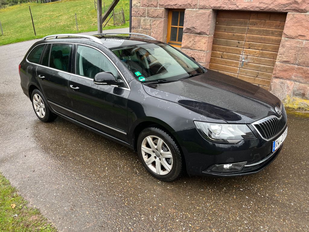 Bild des Angebotes Skoda Superb 2.0TDI DSG 4X4 Leder Pano