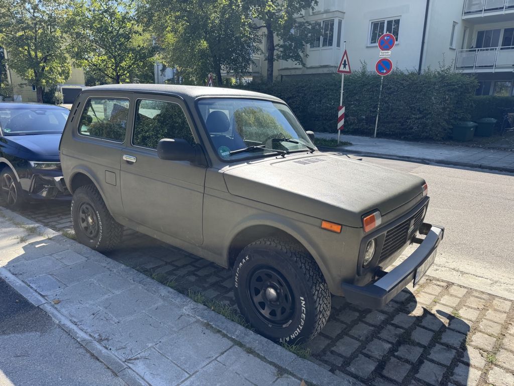 Bild des Angebotes Lada Niva 1.7i 4x4 mit Sonderbereifung + gratis Zu...