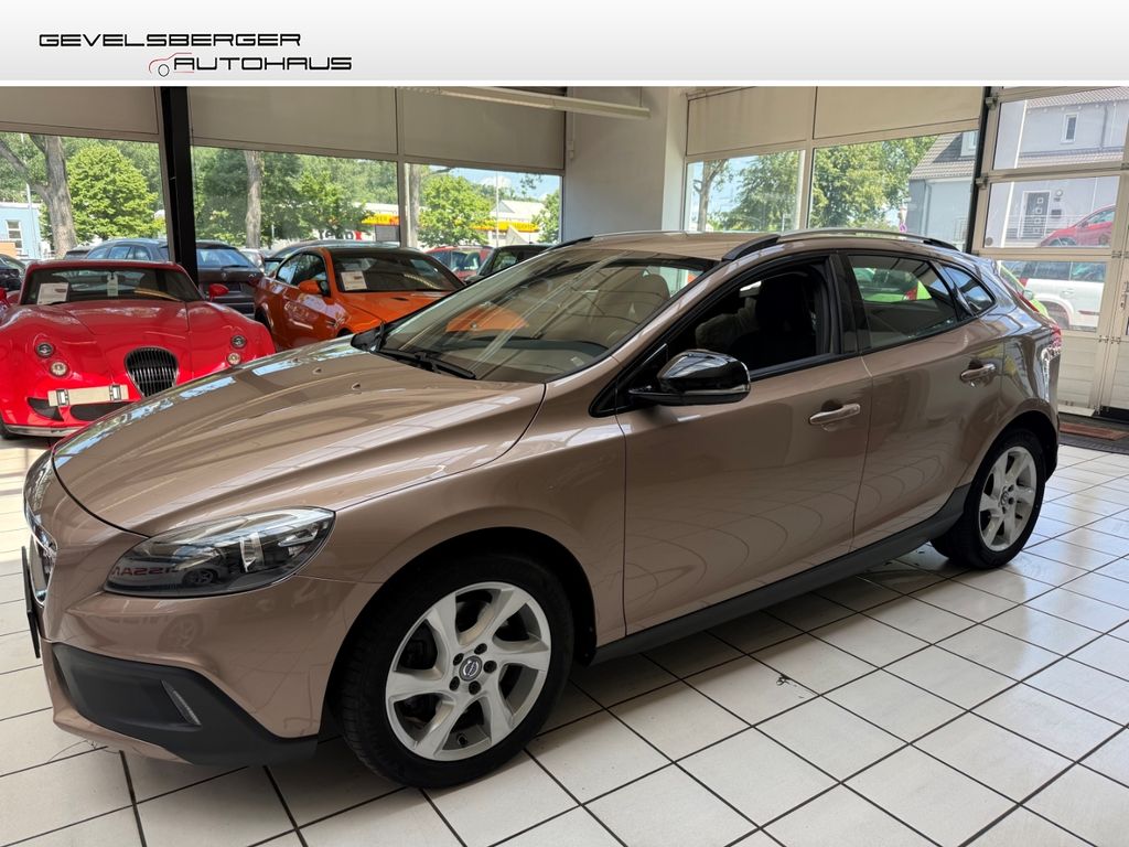 Bild des Angebotes Volvo V40 Cross Country Momentum AWD Automatik