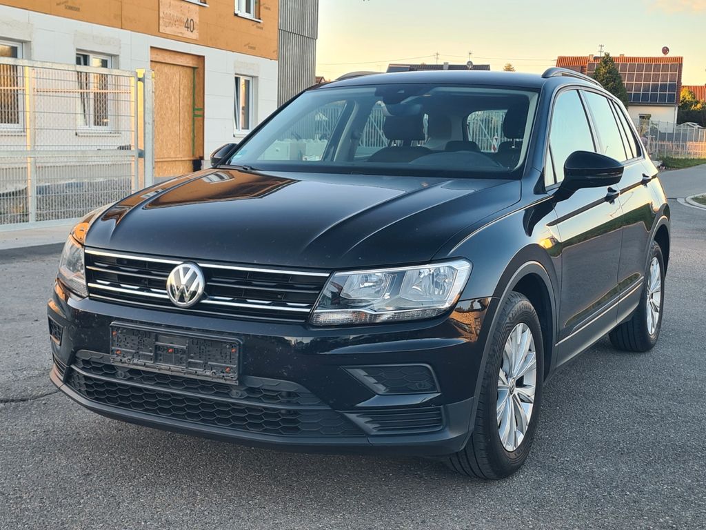 Bild des Angebotes Volkswagen Tiguan Trendline DSG AHK Klima wenig KM!