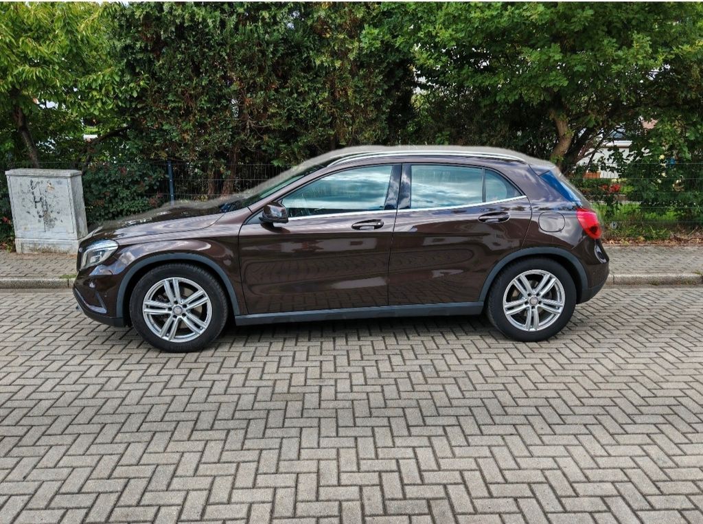 Bild des Angebotes Mercedes-Benz GLA 250 4MATIC DCT Edition 1