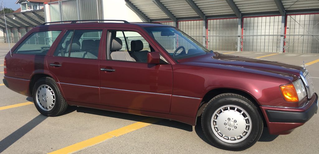 Bild des Angebotes Mercedes-Benz 230 TE Kombi Automatik, sehr gut erhalten