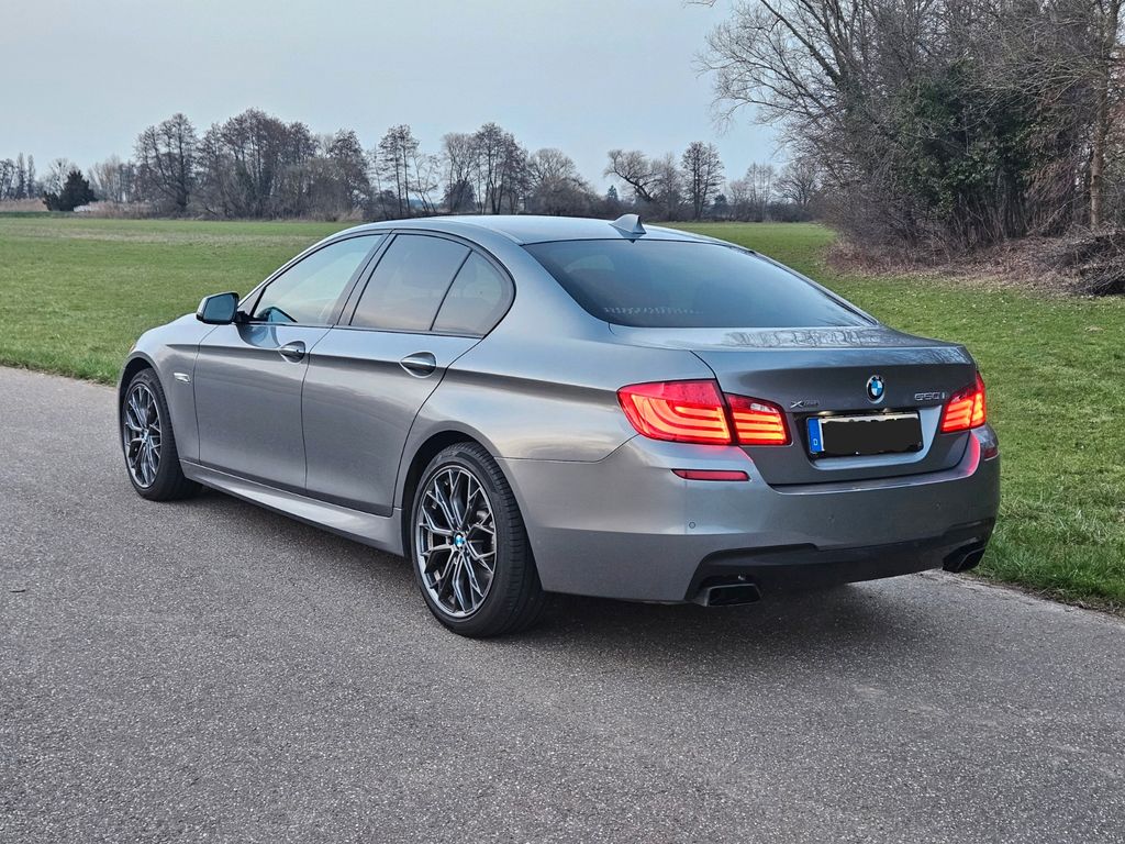 Bild des Angebotes BMW 550i xDrive - MPaket/360º/KeyLess/Dunkelgrau