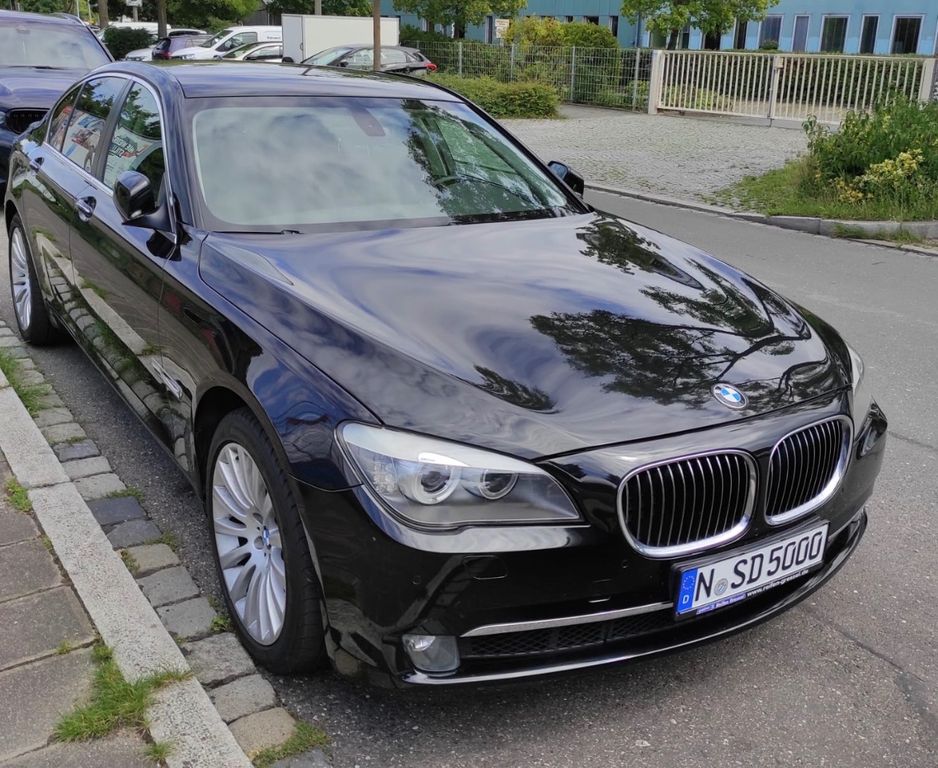 Bild des Angebotes BMW 750i -