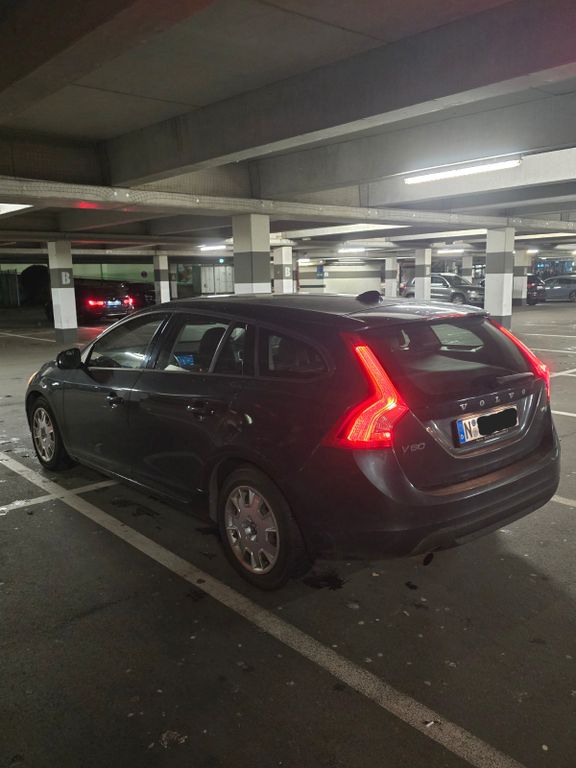 Bild des Angebotes Volvo V60 DRIVe Summum Summum