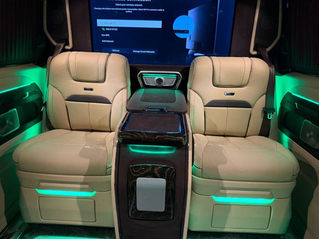Bild des Angebotes Mercedes-Benz V 300 V -Klasse LUXURY VIP 4MATIC AVANTGARDE