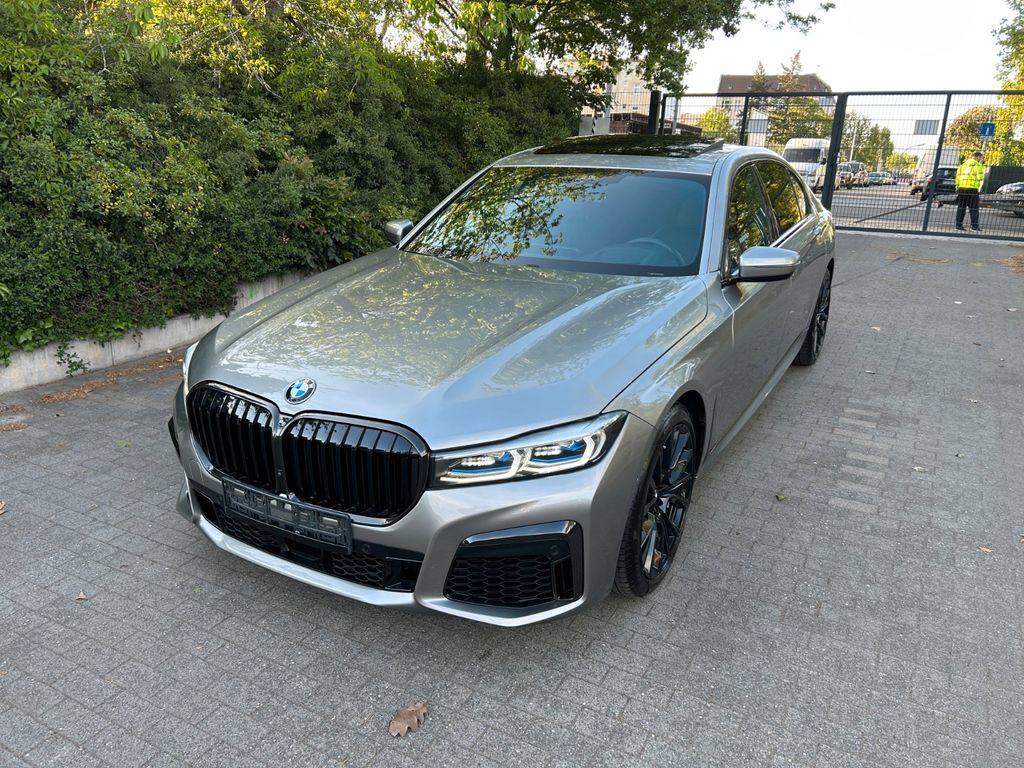 Bild des Angebotes BMW 740 Li/M-PAKET/20 /PANO/HUD/DIST/MASS/H K/VOLL