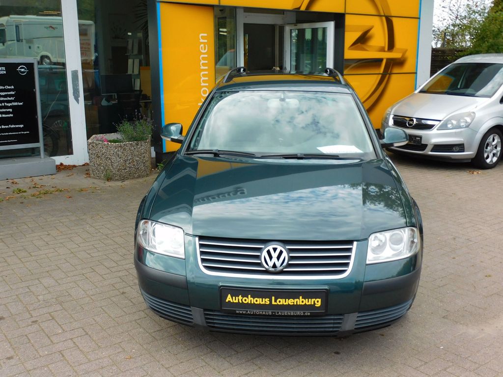 Bild des Angebotes Volkswagen Passat Variant 1.6 PDC+AHK im Kunde Auftrag