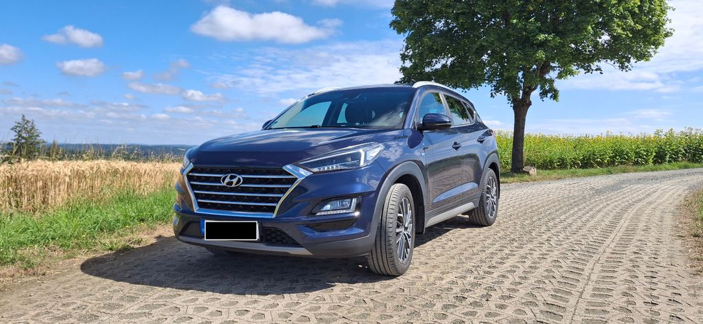 Hyundai TUCSON 2.0 CRDi Allrad *Automatik* LED * Navi