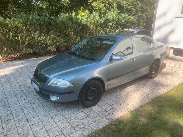 Bild des Angebotes Skoda Octavia 1.6 Classic Classic