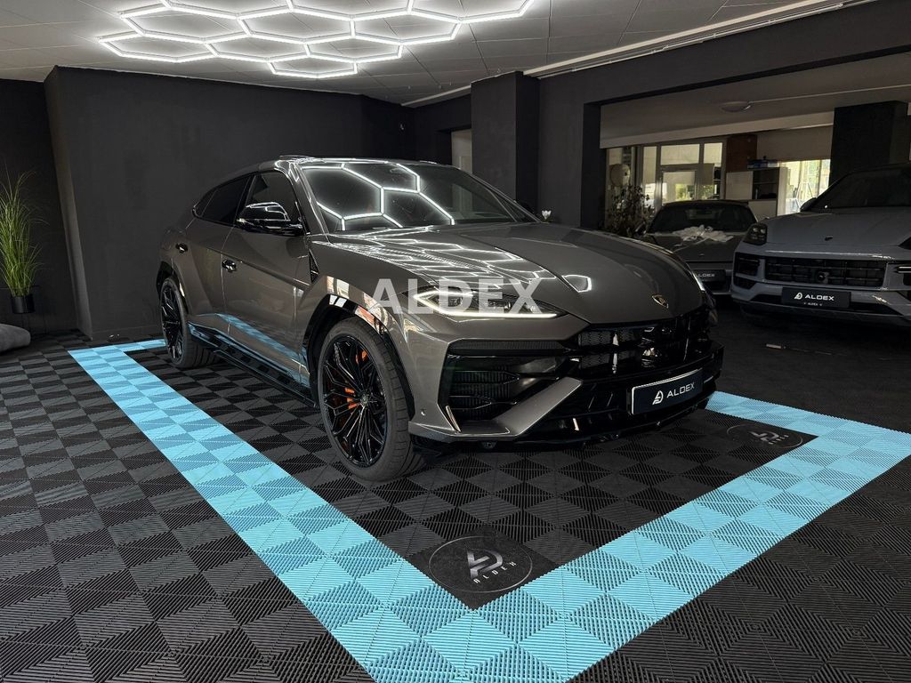 Bild des Angebotes Lamborghini Urus SE DARK+CARBON PACK°PANO°BLACK STYLE°B&O 3D