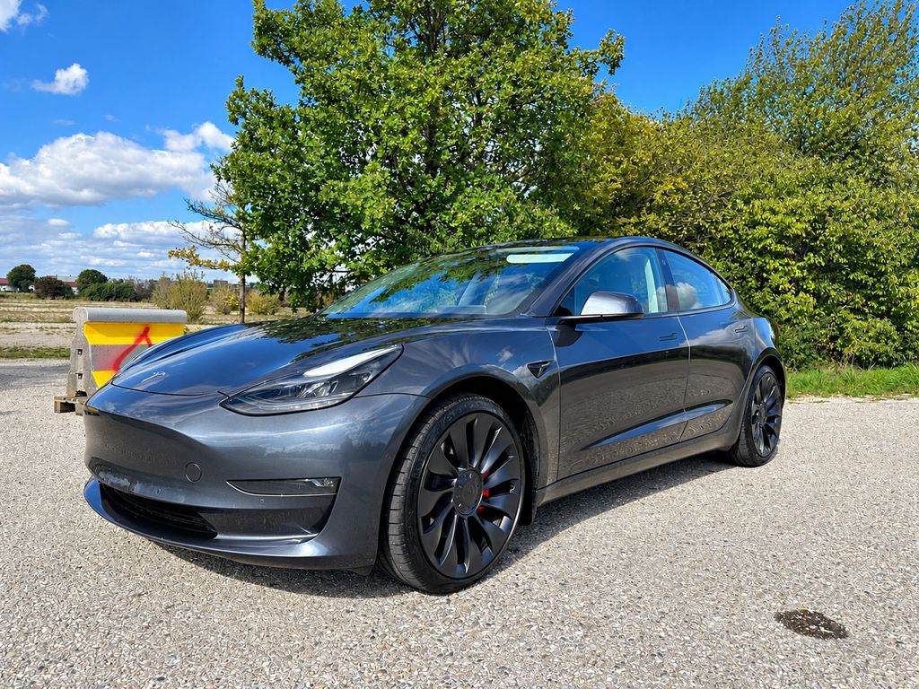 Bild des Angebotes Tesla Model 3 Allradantrieb mit Dualmotor Performance