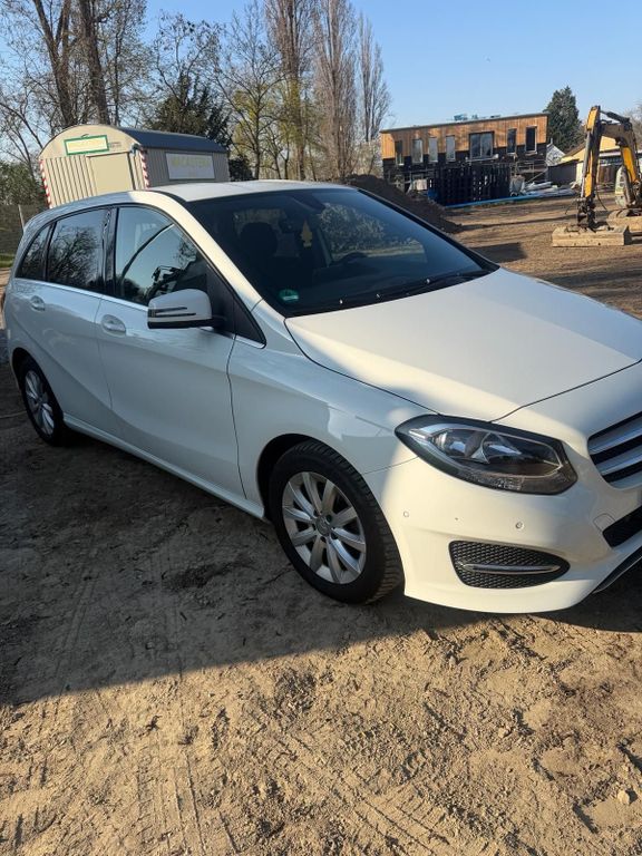 Bild des Angebotes Mercedes-Benz B 220 d DCT AMG Line AMG Line