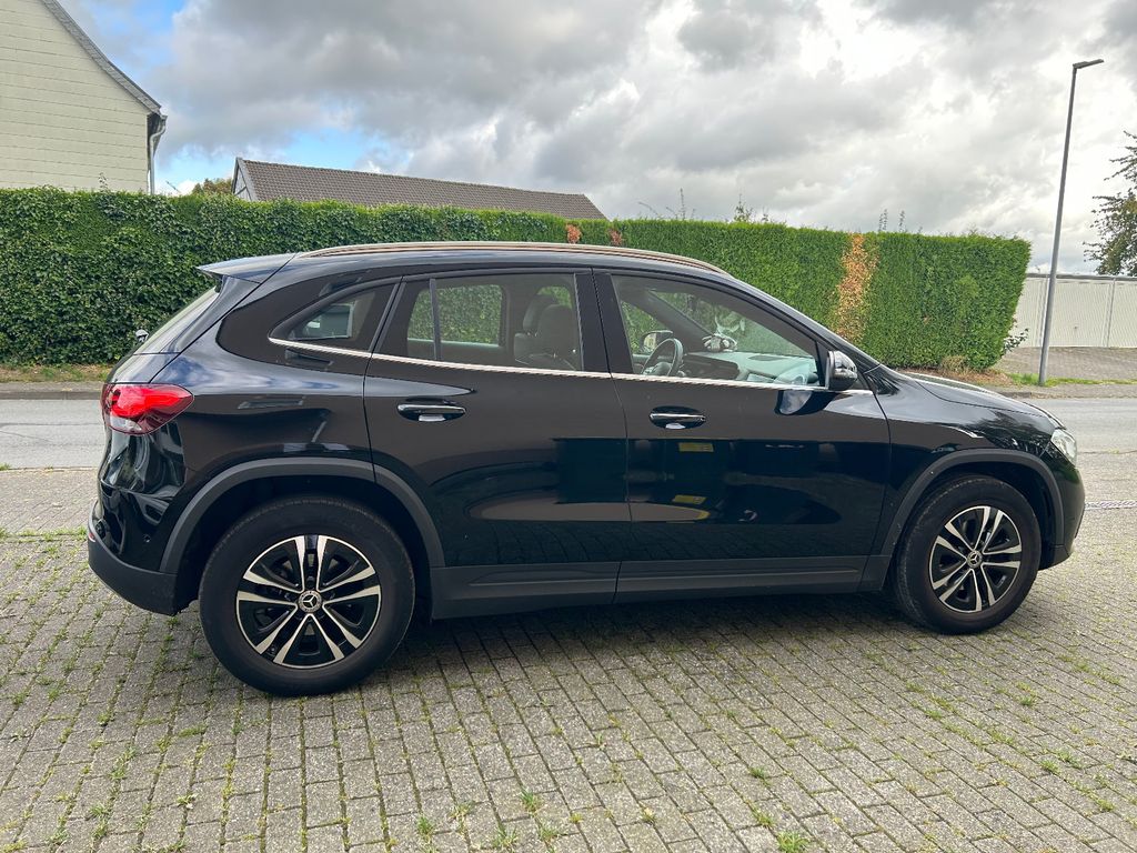 Bild des Angebotes Mercedes-Benz GLA 200 DCT mit Standheizung!