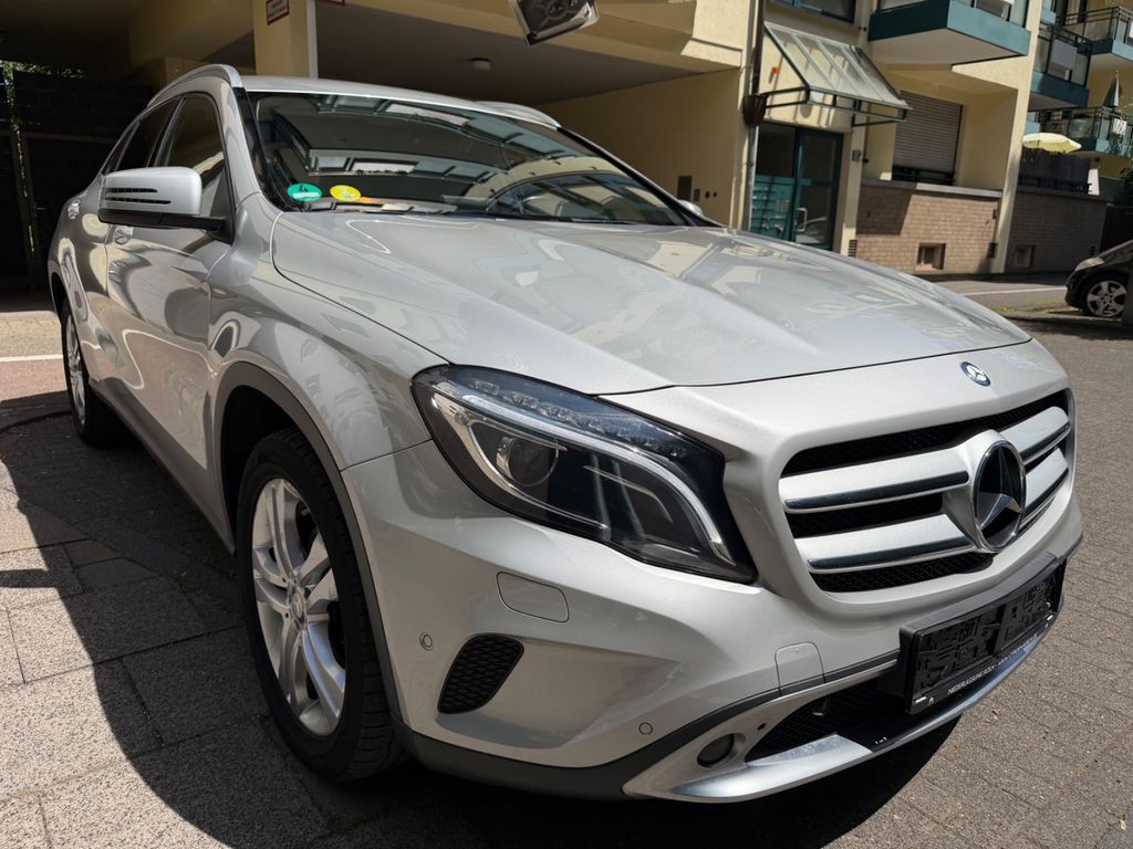 Bild des Angebotes Mercedes-Benz GLA 200 d 4MATIC DCT Kamera Style