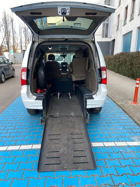 Bild des Angebotes Chrysler Town & Country 3.6 V6 LPG | Rollstuhlra