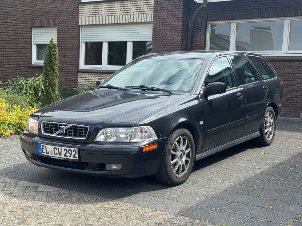 Volvo V40 1.9D TÜV Solides Auto