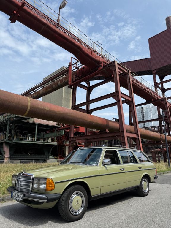 Bild des Angebotes Mercedes-Benz W123 TModel 5 Gang Schalter