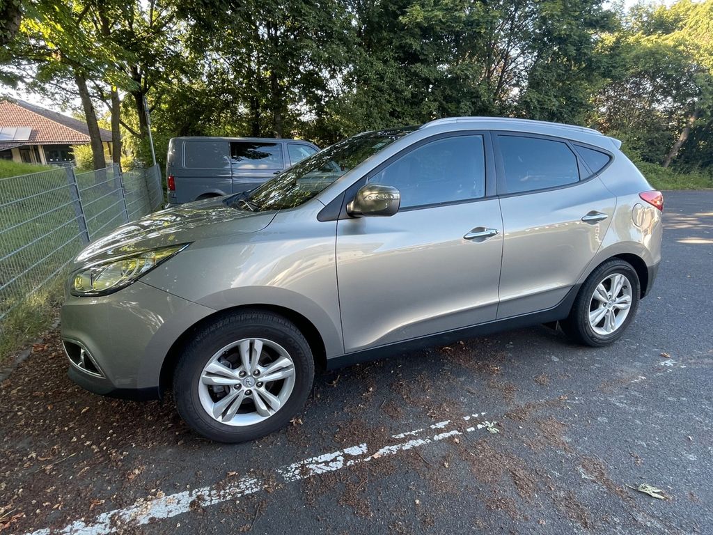 Bild des Angebotes Hyundai ix35 2.0 Premium 4WD mit Panoramadach - 2. Hand