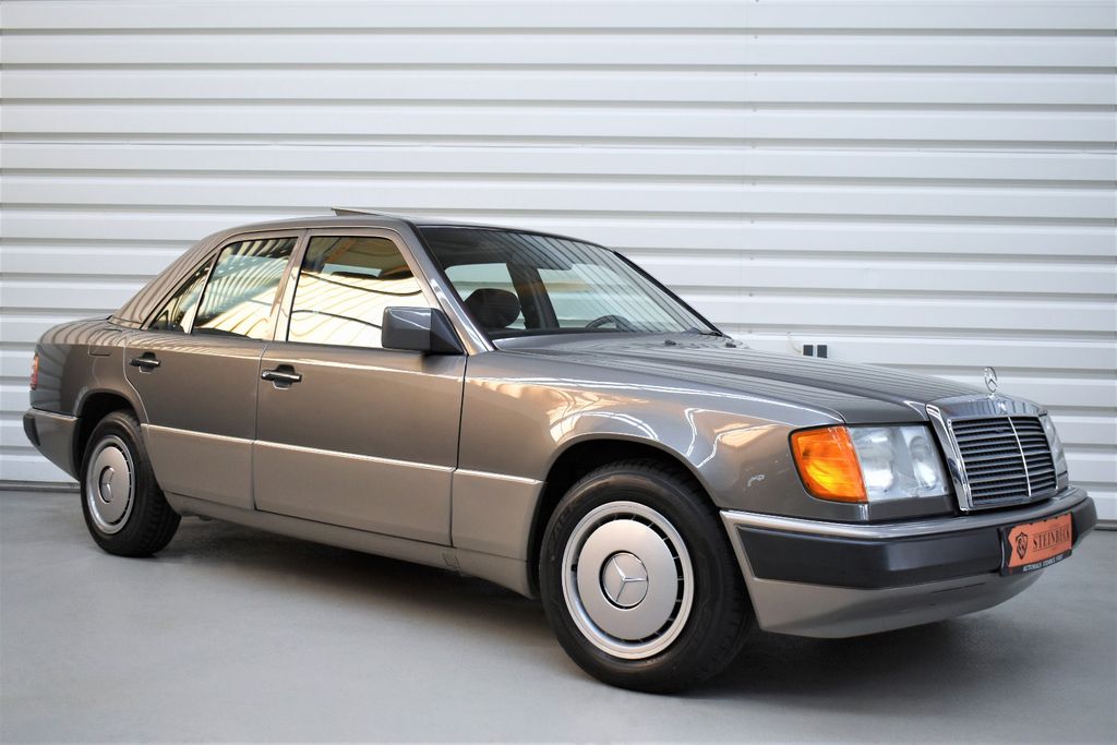 Bild des Angebotes Mercedes-Benz 230 E+Schiebedach+H-Zulassung+88.200km